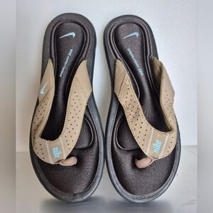 Nike Comfort Footbed. Beige Brown. Size W7, Used. Good Conditions.